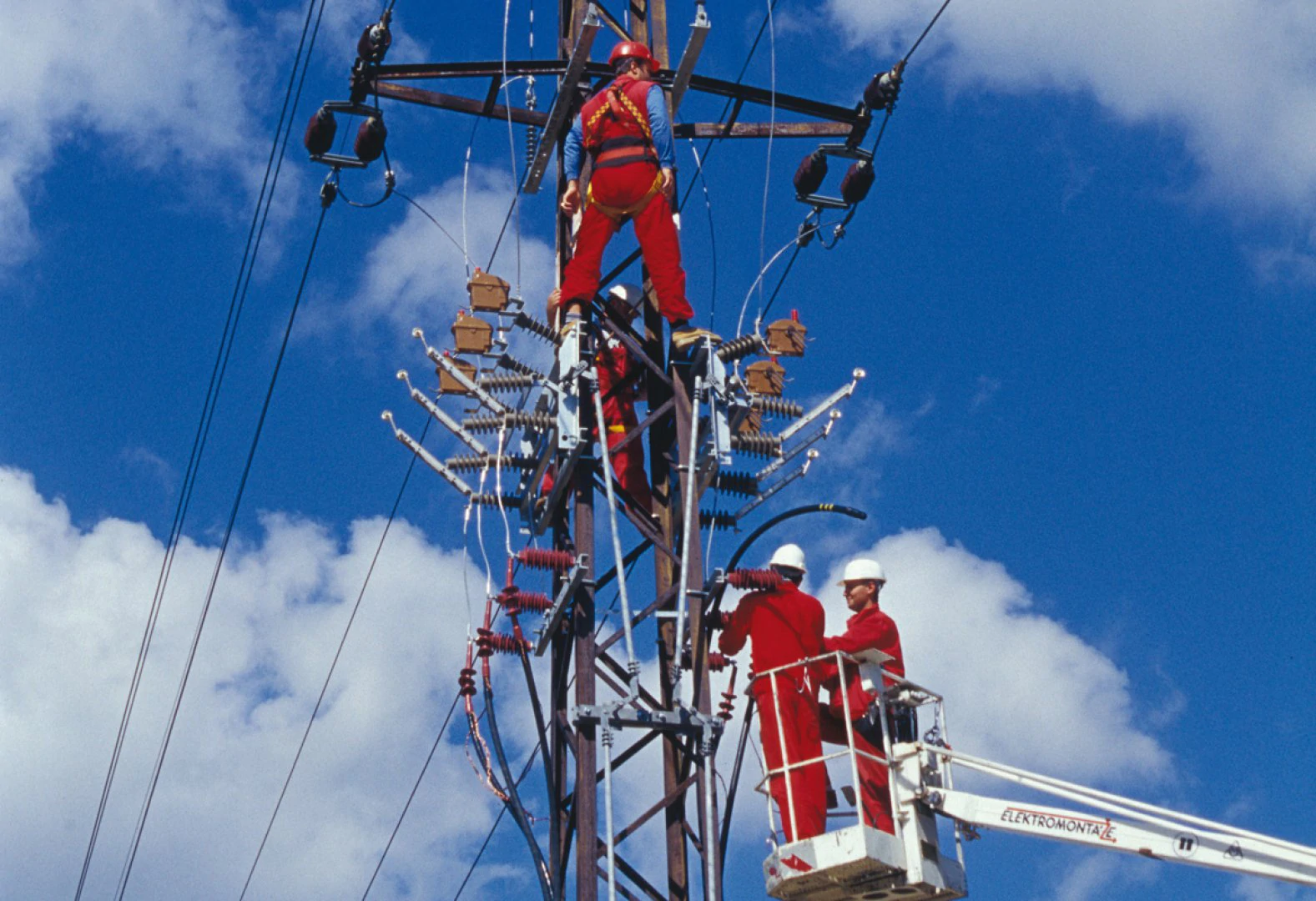 CzechTechnology - Jak funguje distribuce elektřiny: Od elektrárny až k vaší domácnosti